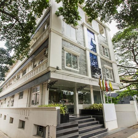 Hotel White Parrot Mysuru Zewnętrze zdjęcie