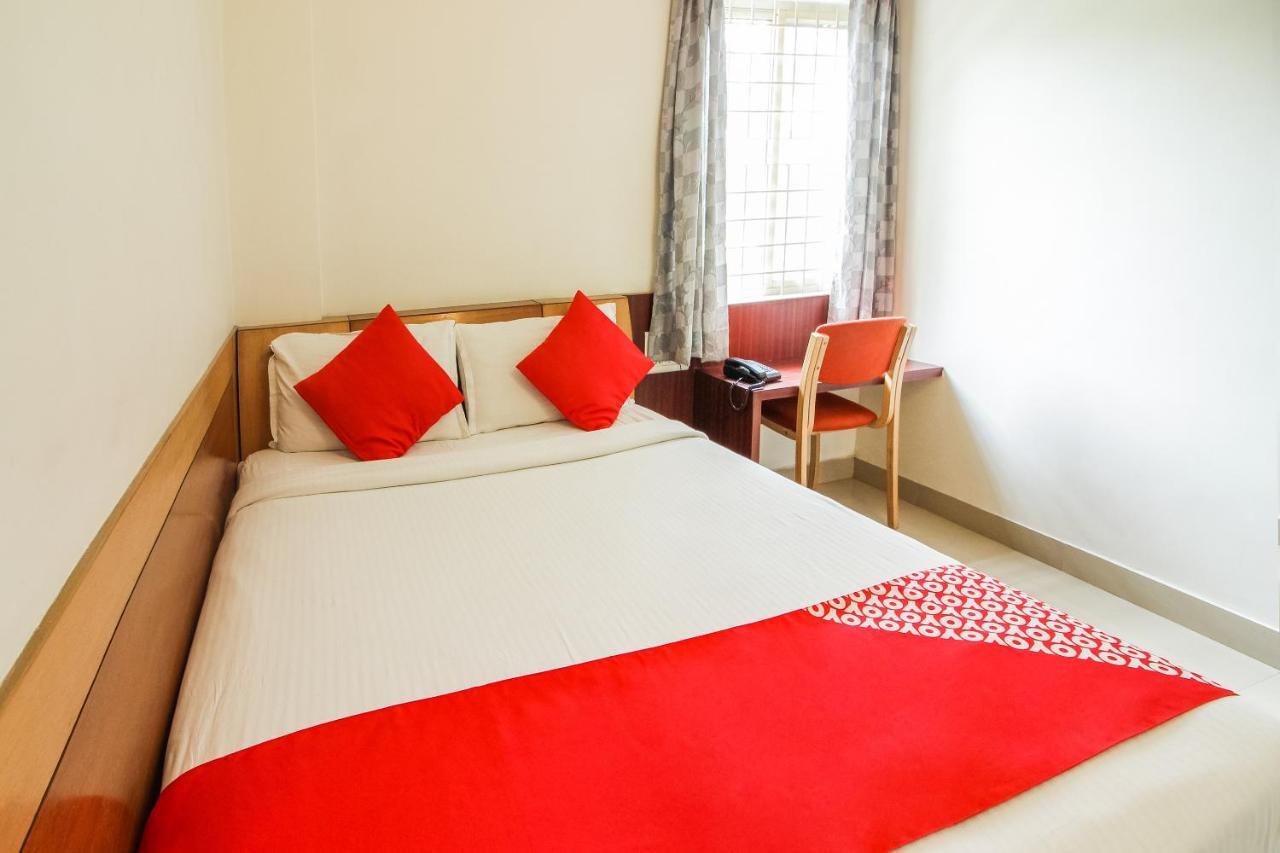 Hotel White Parrot Mysuru Zewnętrze zdjęcie
