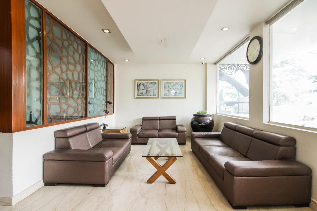 Hotel White Parrot Mysuru Zewnętrze zdjęcie
