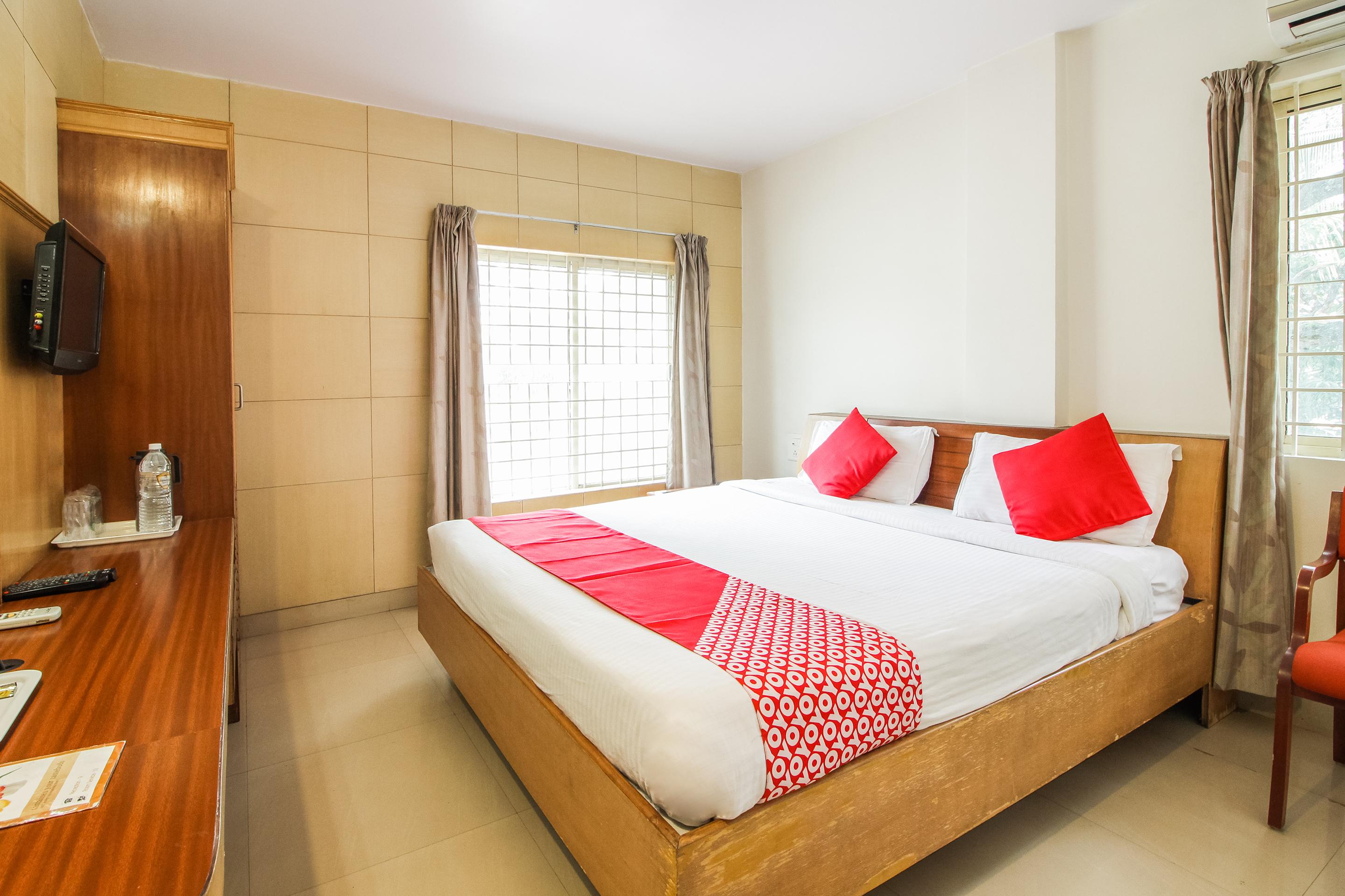 Hotel White Parrot Mysuru Zewnętrze zdjęcie