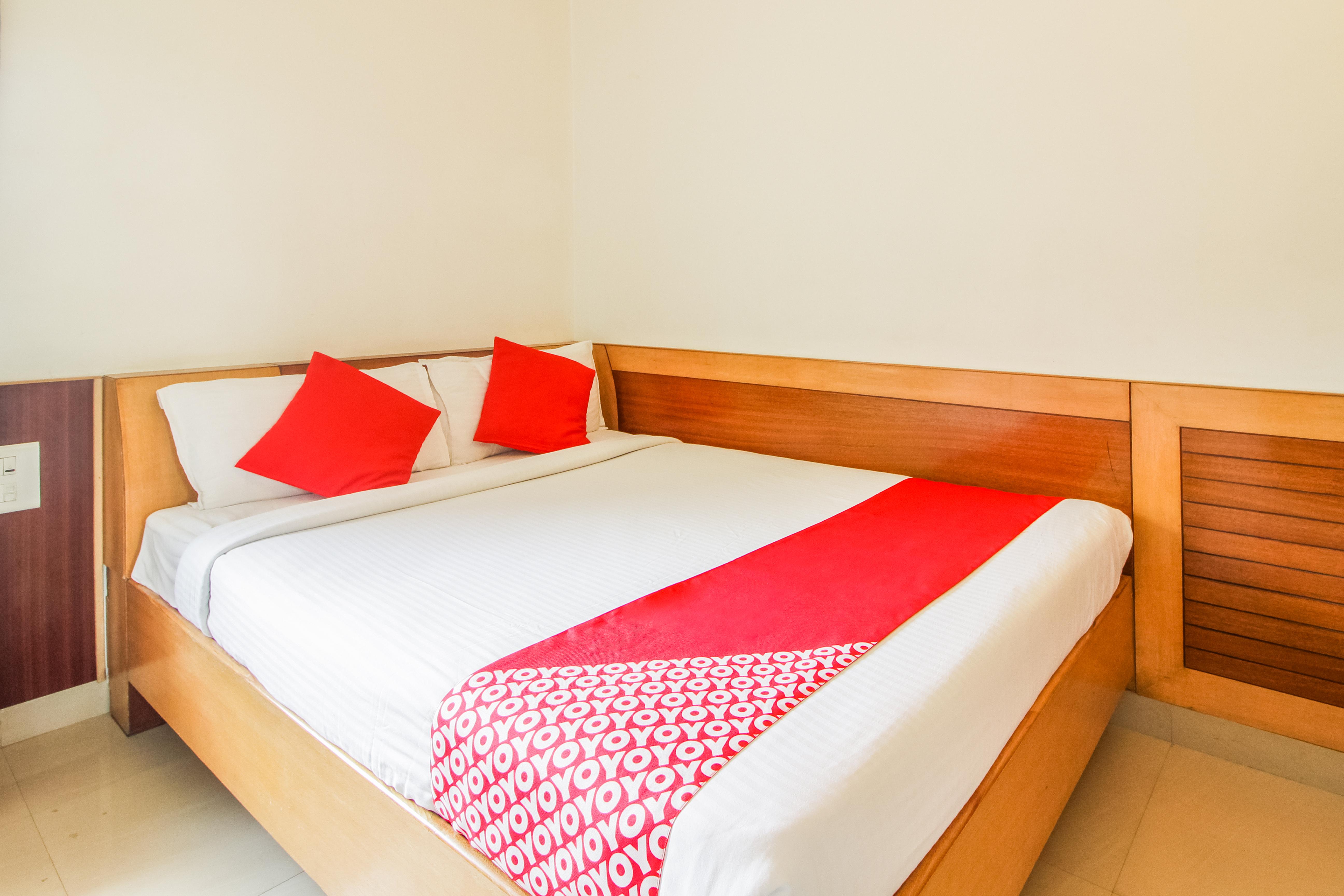 Hotel White Parrot Mysuru Zewnętrze zdjęcie