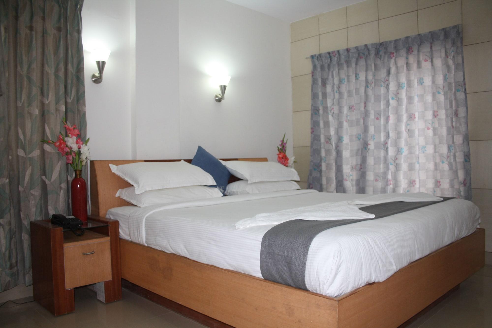 Hotel White Parrot Mysuru Zewnętrze zdjęcie