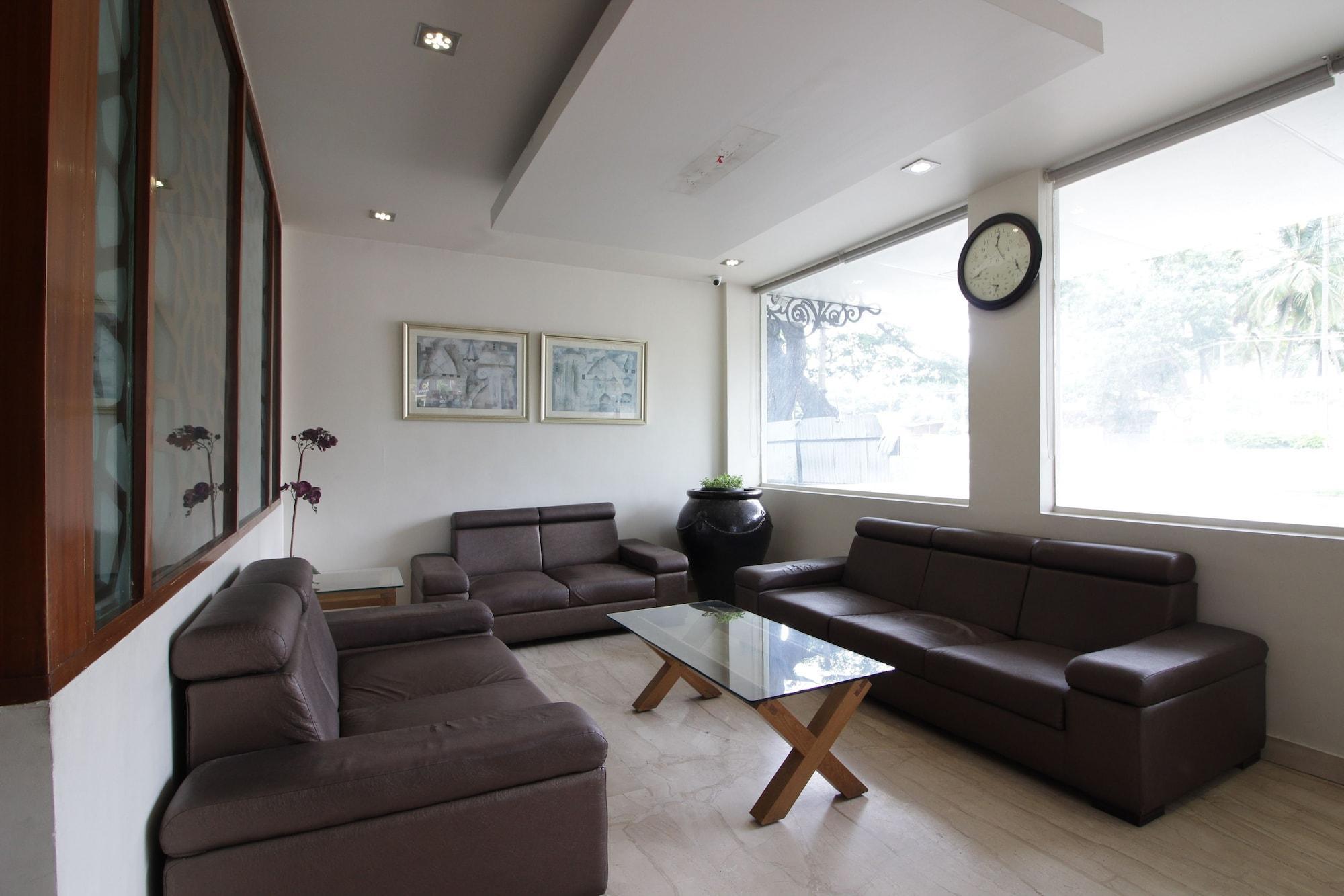 Hotel White Parrot Mysuru Zewnętrze zdjęcie