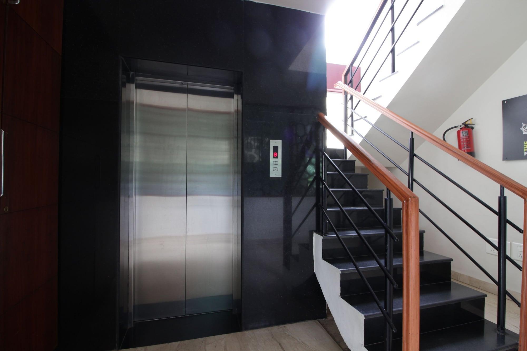 Hotel White Parrot Mysuru Zewnętrze zdjęcie