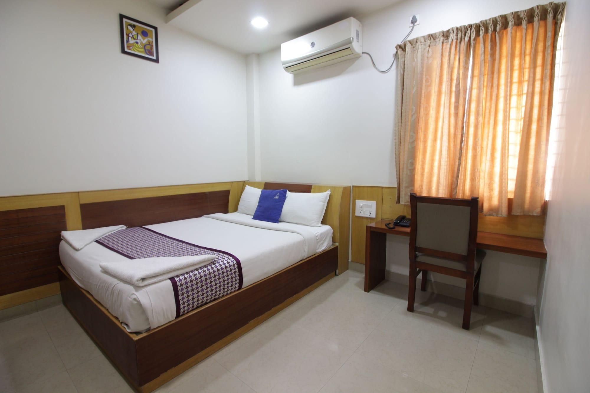 Hotel White Parrot Mysuru Zewnętrze zdjęcie