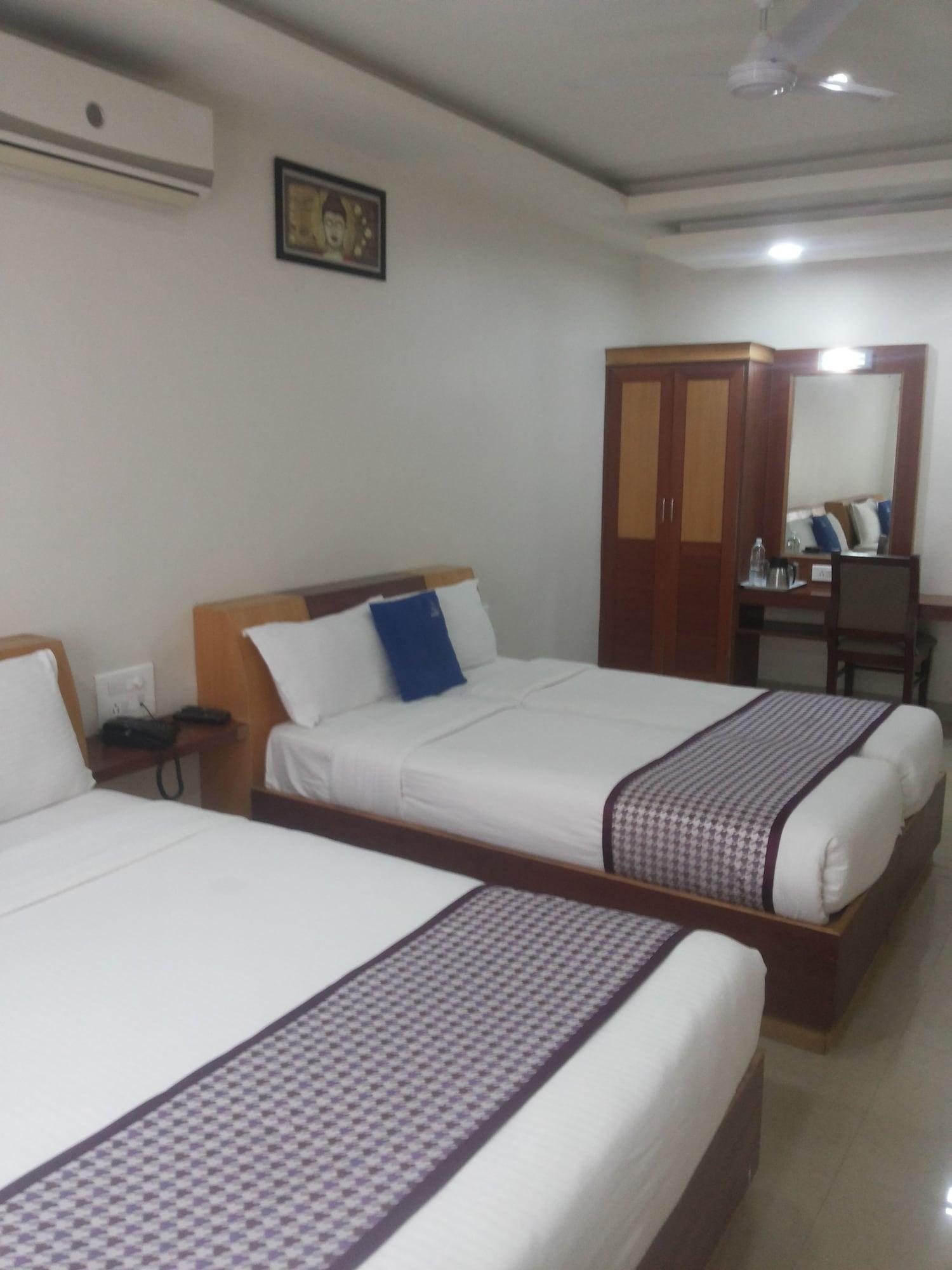 Hotel White Parrot Mysuru Zewnętrze zdjęcie