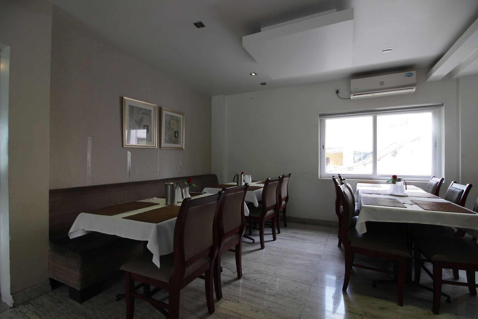 Hotel White Parrot Mysuru Zewnętrze zdjęcie