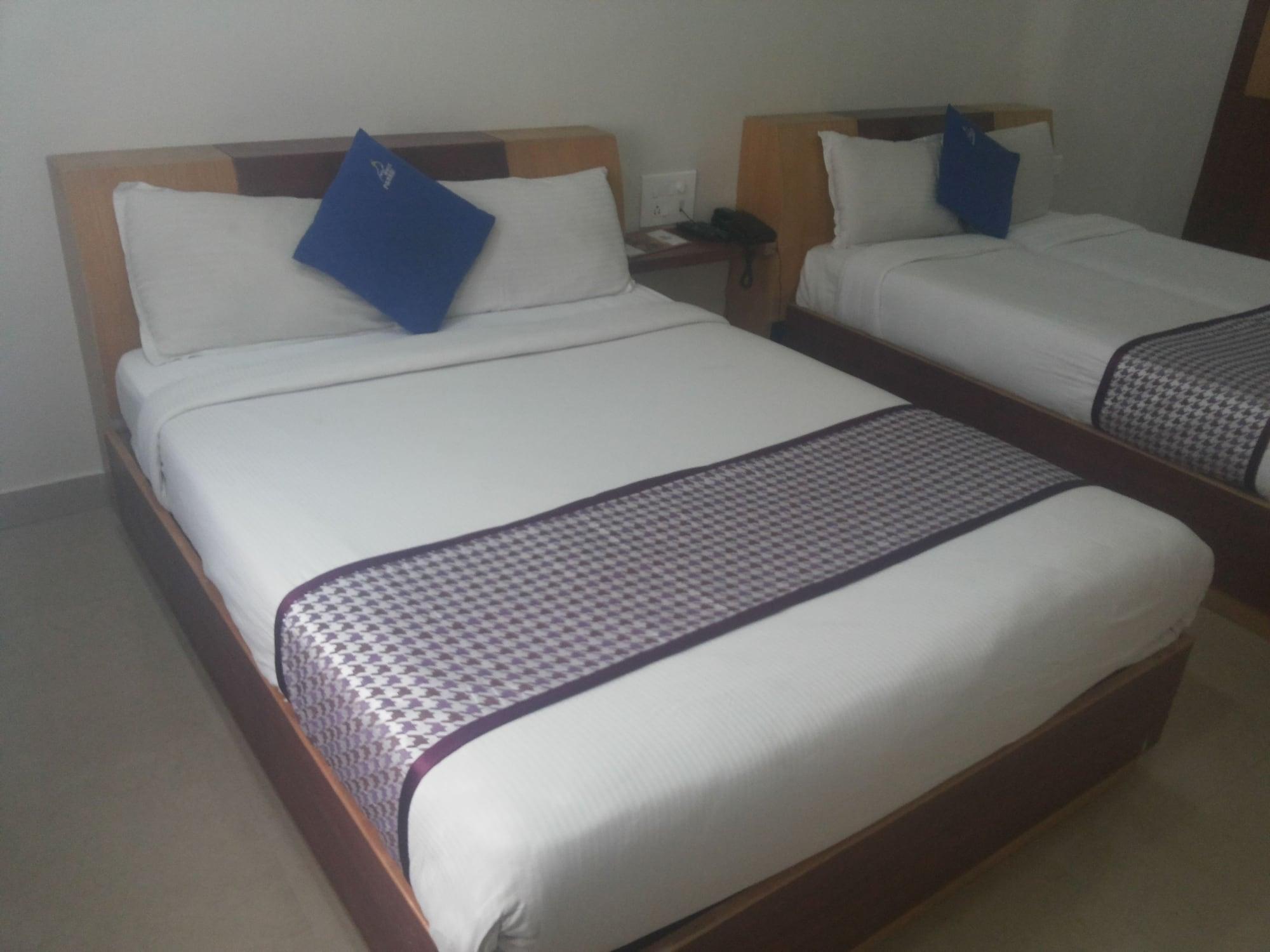 Hotel White Parrot Mysuru Zewnętrze zdjęcie